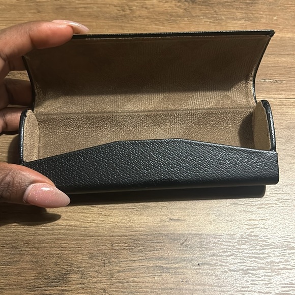 Burberry Sunglasses Case - Picture 2 of 8